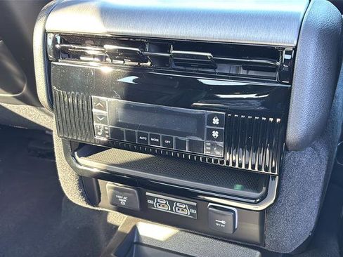 New 2026 Jeep Grand Wagoneer Limited AWD/4WD image 43