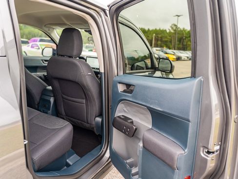 New 2025 Ford Maverick XL image 9