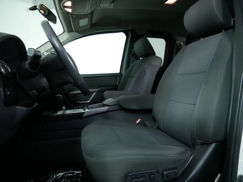 Used 2015 Nissan Titan SV w/ SV Value Truck Package AWD/4WD image 14
