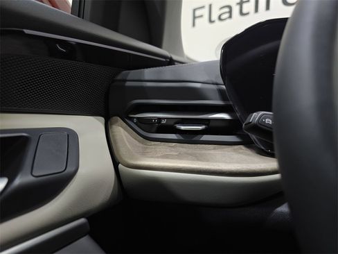 New 2025 Audi Q5 2.0T Premium image 25