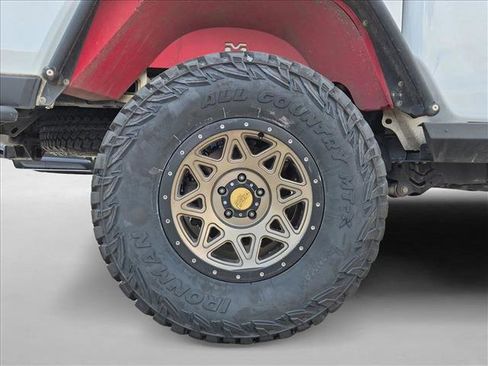 Used 2021 Jeep Gladiator Rubicon AWD/4WD image 5