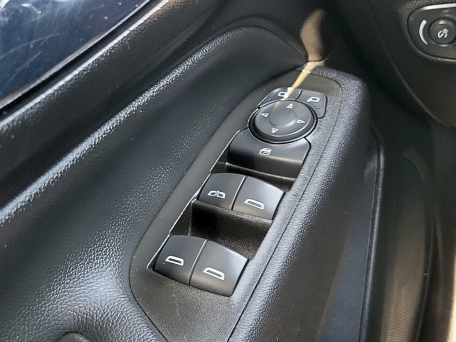 Used 2023 Chevrolet Equinox LT AWD/4WD image 13