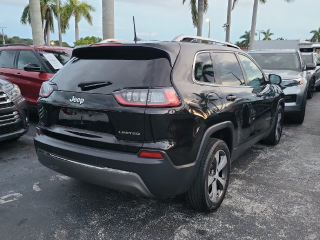 Used 2019 Jeep Cherokee Limited FWD image 3