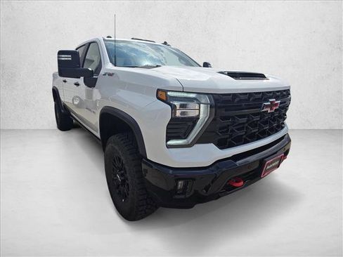 New 2026 Chevrolet Silverado 2500 ZR2 AWD/4WD image 7