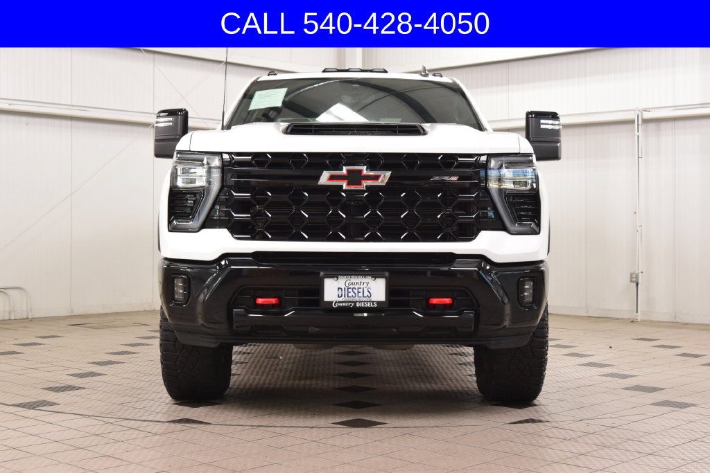 Used 2024 Chevrolet Silverado 2500 ZR2 w/ Technology Package AWD/4WD image 2