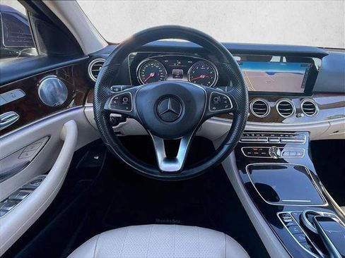 Used 2017 Mercedes-Benz E 300 4MATIC image 7