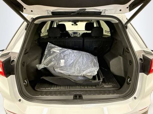 Used 2021 Chevrolet Equinox LT FWD image 25