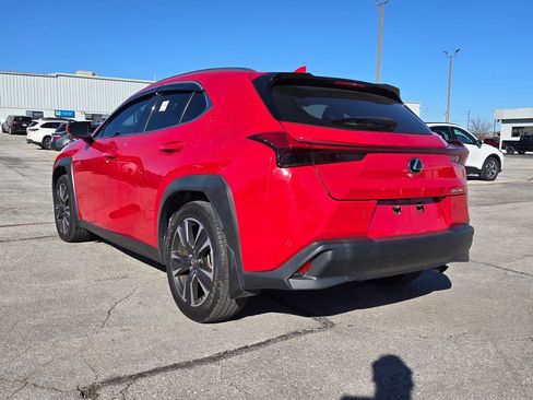 Used 2019 Lexus UX 200 w/ Premium Package image 4