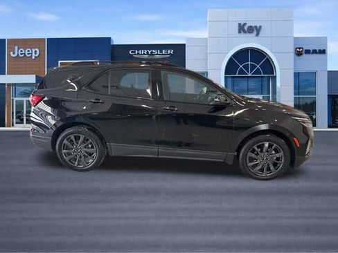 Used 2022 Chevrolet Equinox RS w/ RS Leather Package image 9