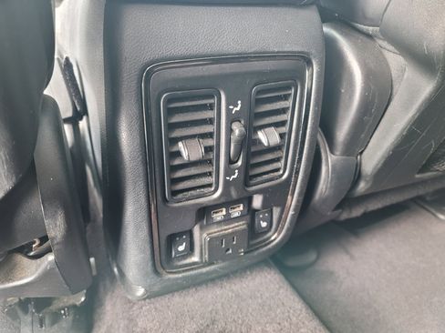 Used 2018 Dodge Durango GT image 32