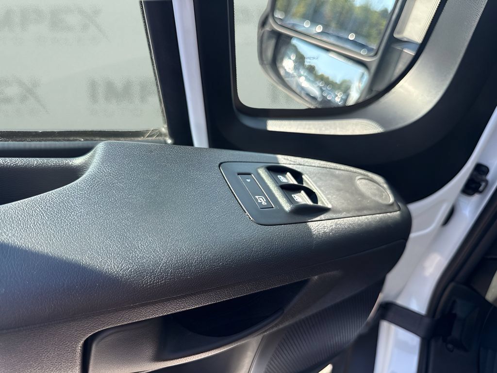 Used 2025 RAM ProMaster 2500 w/ U-Haul Equipment Group FWD image 19