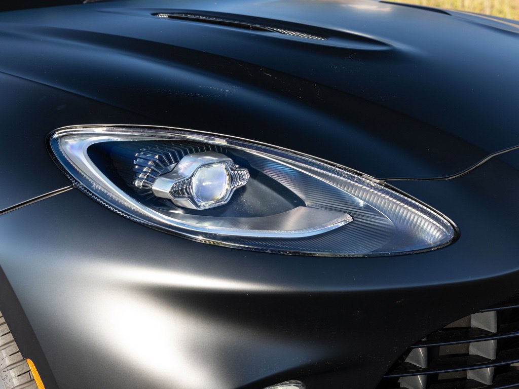 Used 2021 Aston Martin DBX AWD/4WD image 14