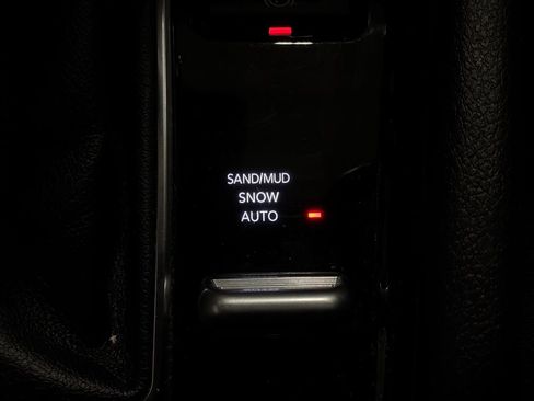 Used 2025 Jeep Compass Limited AWD/4WD image 24