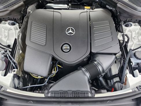 Used 2025 Mercedes-Benz GLC 300 4MATIC image 30