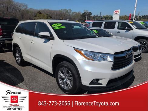 Used 2016 Toyota Highlander Plus AWD/4WD image 1