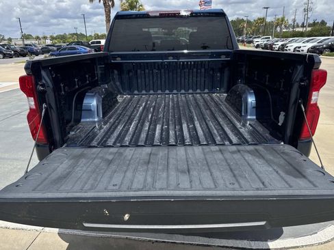 Used 2022 Chevrolet Silverado 1500 Custom w/ Safety Confidence Package AWD/4WD image 8