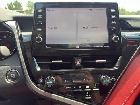 Used 2024 Toyota Camry XSE FWD image 9