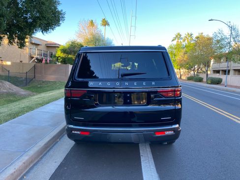 Used 2022 Jeep Wagoneer Series II image 3