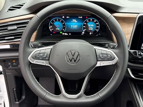 New 2026 Volkswagen Atlas SE image 11