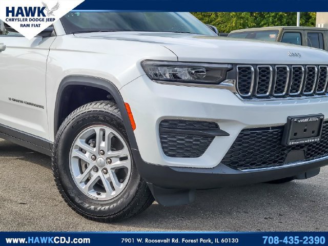 Certified 2025 Jeep Grand Cherokee Laredo AWD/4WD image 3