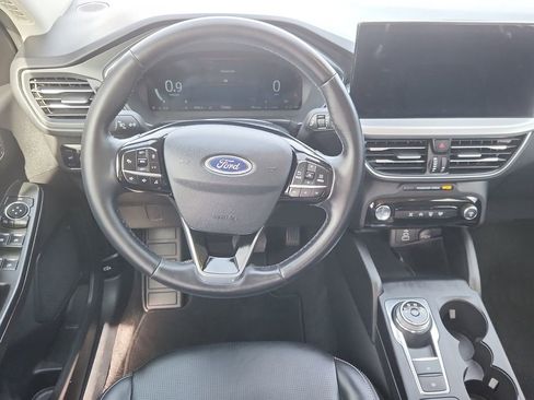 Used 2025 Ford Escape Platinum image 11