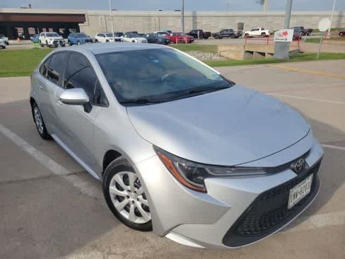 Used 2021 Toyota Corolla LE FWD image 4