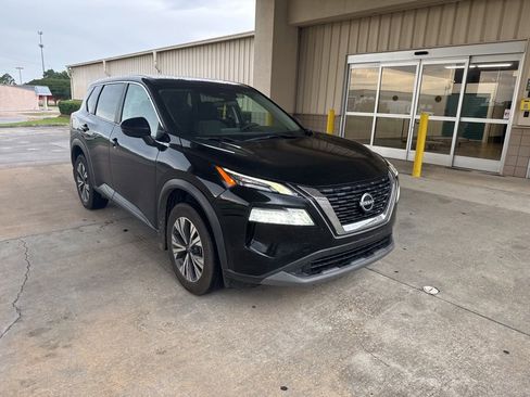 Used 2022 Nissan Rogue SV FWD image 1