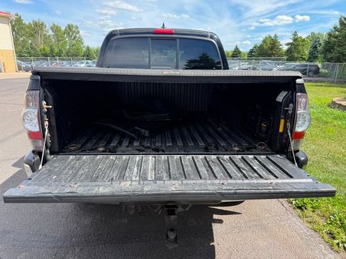 Used 2014 Toyota Tacoma 4x4 Double Cab w/ Limited Package image 3