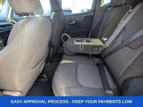 Used 2017 Jeep Renegade Latitude w/ Safety & Security Group image 15