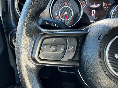 Used 2022 Jeep Gladiator Sport image 19