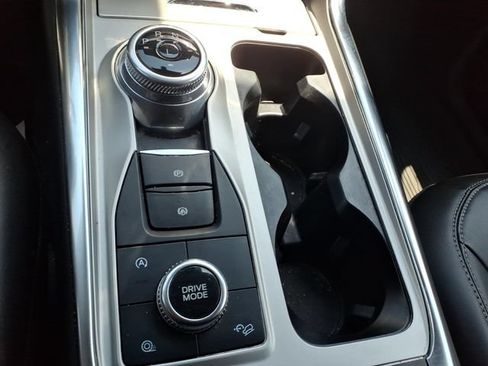 Used 2024 Ford Explorer XLT w/ Equipment Group 202A AWD/4WD image 21
