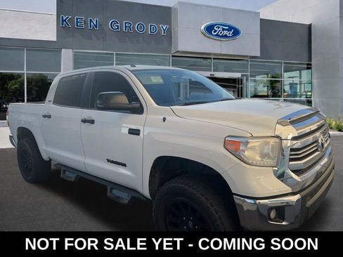 Used 2017 Toyota Tundra SR5 w/ SR5 Upgrade Package image 1