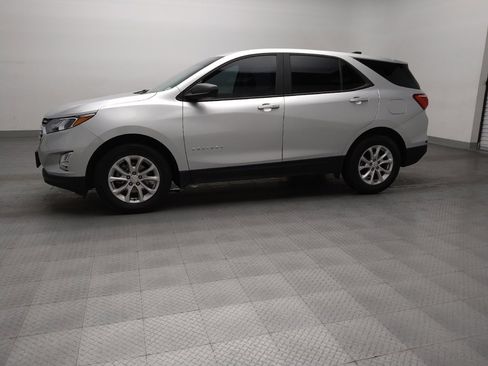 Used 2020 Chevrolet Equinox LS image 2