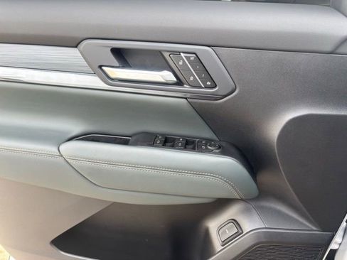 Used 2026 GMC Terrain AT4 w/ Convenience Package III image 32