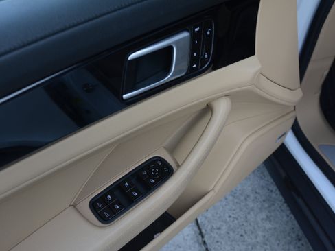 Certified 2018 Porsche Panamera 4 AWD/4WD image 14