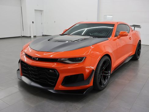 Used 2021 Chevrolet Camaro ZL1 RWD image 7