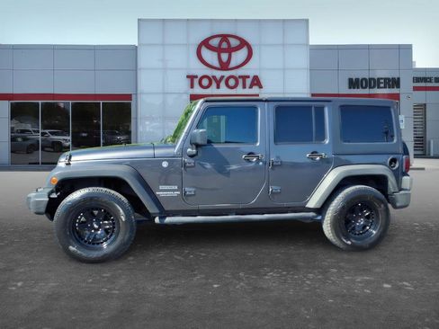 Used 2016 Jeep Wrangler Unlimited Sport w/ Quick Order Package 24S AWD/4WD image 2