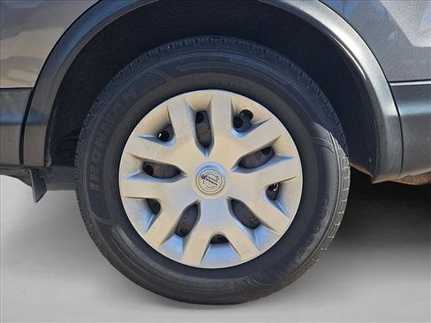 Used 2020 Nissan Rogue Sport S image 24