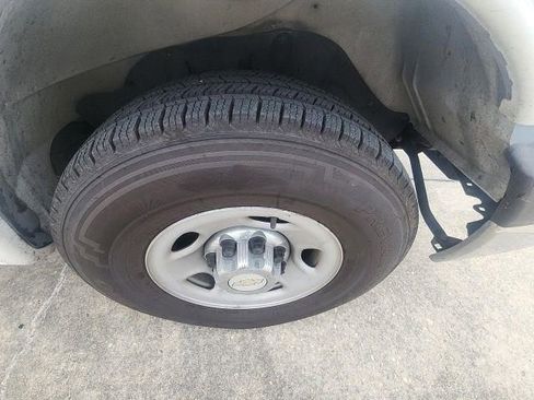 Used 2016 Chevrolet Express 3500 LT w/ LT Preferred Equipment Group image 25