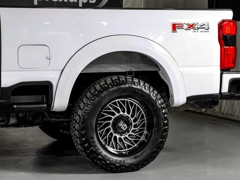 Used 2024 Ford F250 Lariat w/ Sport Appearance Package AWD/4WD image 14