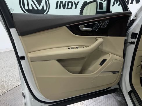 Used 2018 Audi Q7 3.0T Prestige w/ Prestige Package image 14