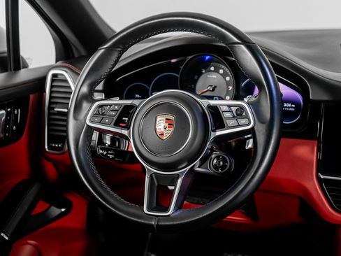 Used 2023 Porsche Cayenne Platinum Edition image 61