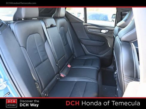 Used 2023 Volvo XC40 B4 Ultimate image 20