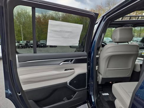 New 2026 Jeep Grand Wagoneer Limited AWD/4WD image 22