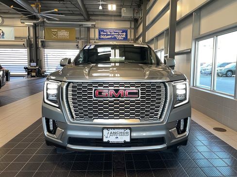 Used 2023 GMC Yukon XL Denali w/ Denali Reserve Package image 2