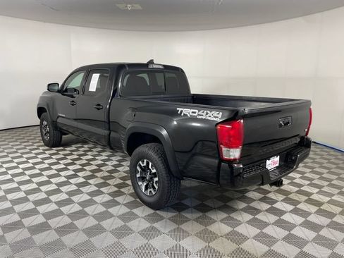 Used 2017 Toyota Tacoma TRD Off-Road AWD/4WD image 21
