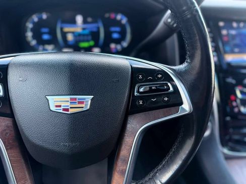 Used 2019 Cadillac Escalade Luxury AWD/4WD image 40