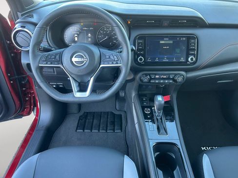 Used 2024 Nissan Kicks SR w/ SR Premium Package FWD image 11