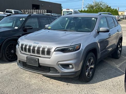 Used 2019 Jeep Cherokee Limited AWD/4WD image 3