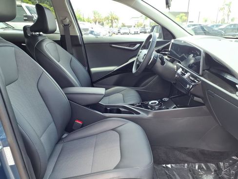 Certified 2023 Kia Niro EX FWD image 7